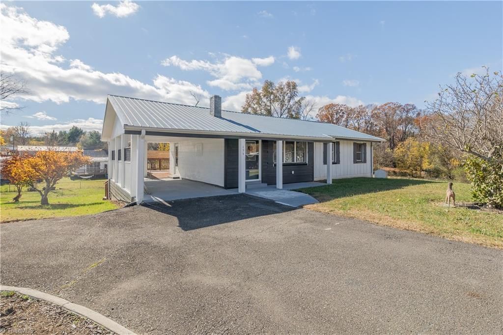 155 Calvary Drive, Mount Airy, NC 27030