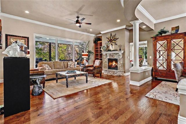 1 Hedges Circle, Bella Vista, AR 72715
