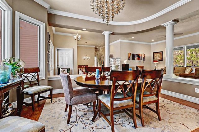 1 Hedges Circle, Bella Vista, AR 72715