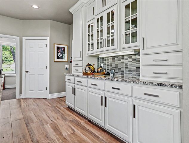 1 Hedges Circle, Bella Vista, AR 72715