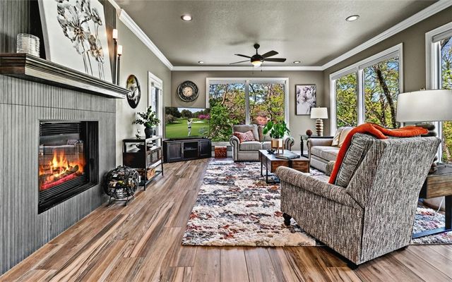 1 Hedges Circle, Bella Vista, AR 72715