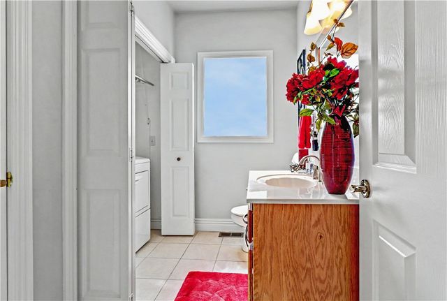 1 Hedges Circle, Bella Vista, AR 72715