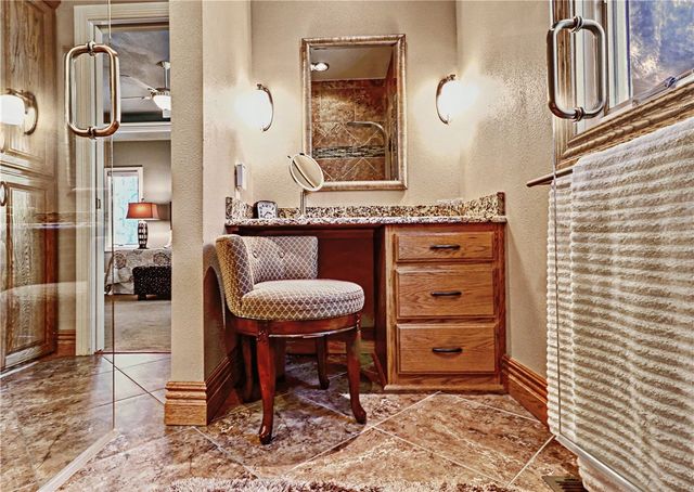 1 Hedges Circle, Bella Vista, AR 72715
