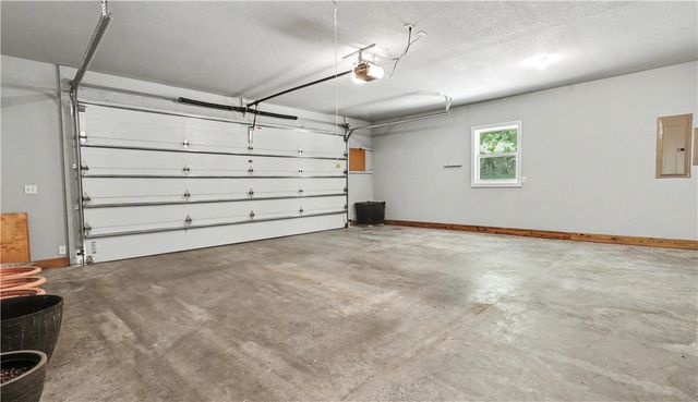 1 Hedges Circle, Bella Vista, AR 72715