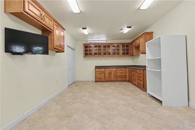 1 Hedges Circle, Bella Vista, AR 72715