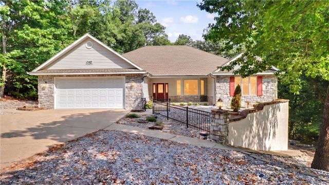 1 Hedges Circle, Bella Vista, AR 72715