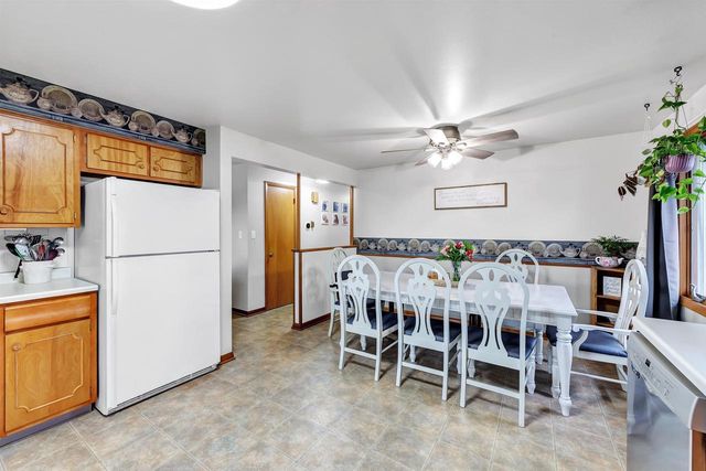 2400 S RIDGE ROAD, Green Bay, WI 54304