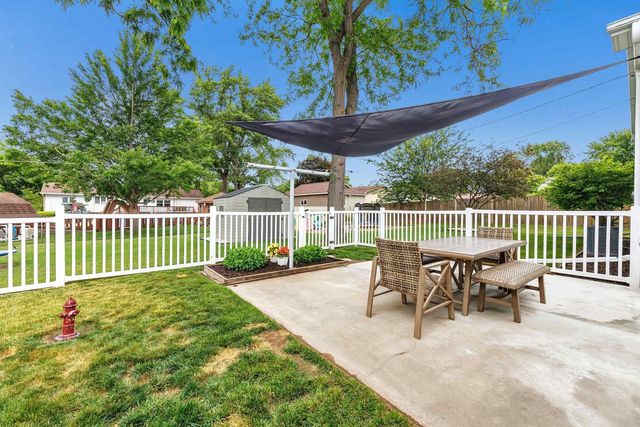 2400 S RIDGE ROAD, Green Bay, WI 54304
