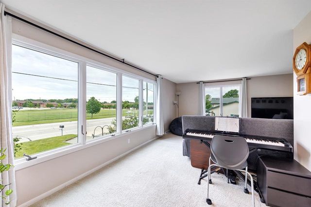 2400 S RIDGE ROAD, Green Bay, WI 54304