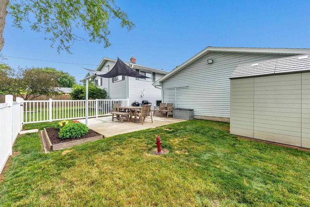 2400 S RIDGE ROAD, Green Bay, WI 54304