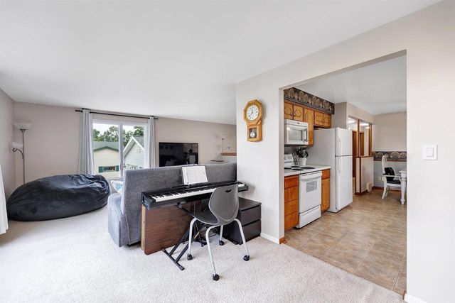 2400 S RIDGE ROAD, Green Bay, WI 54304