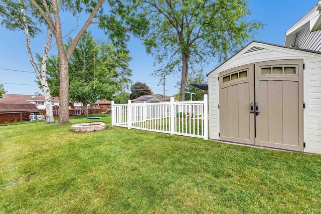 2400 S RIDGE ROAD, Green Bay, WI 54304