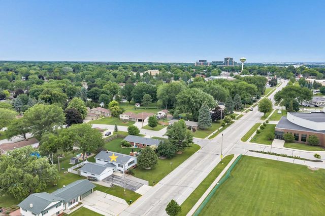 2400 S RIDGE ROAD, Green Bay, WI 54304