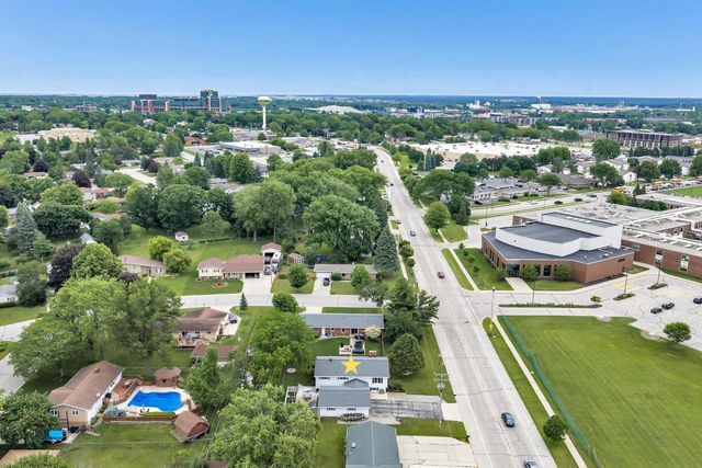 2400 S RIDGE ROAD, Green Bay, WI 54304