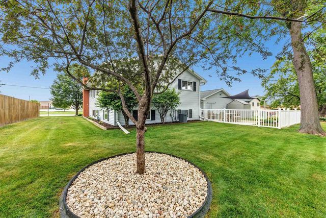 2400 S RIDGE ROAD, Green Bay, WI 54304