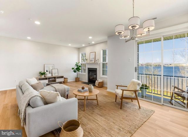 5210 RIVERFRONT DR, Palmyra, NJ 08065