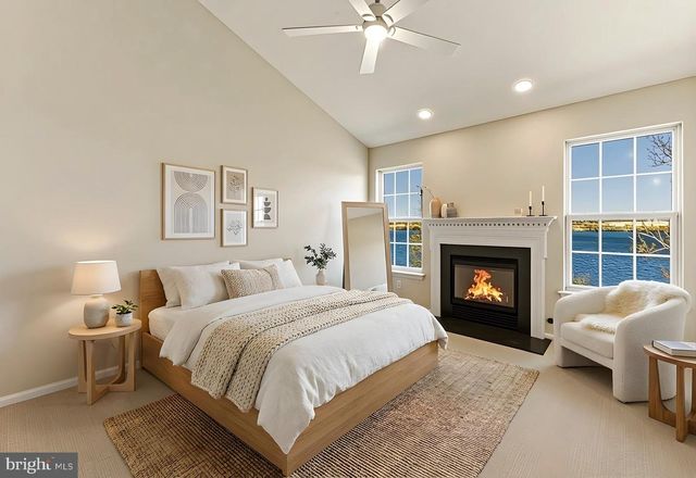 5210 RIVERFRONT DR, Palmyra, NJ 08065