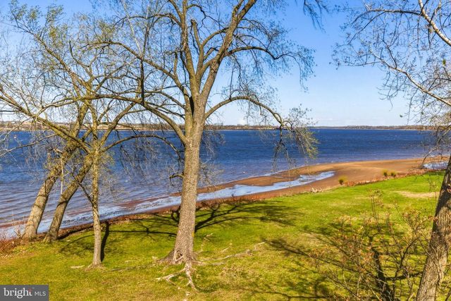 5210 RIVERFRONT DR, Palmyra, NJ 08065