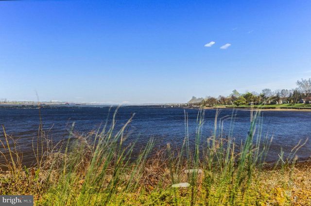 5210 RIVERFRONT DR, Palmyra, NJ 08065