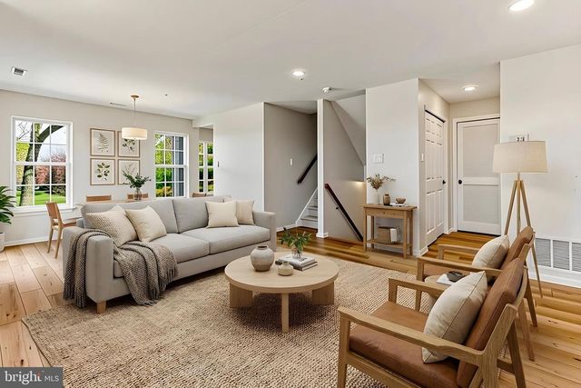 5210 RIVERFRONT DR, Palmyra, NJ 08065