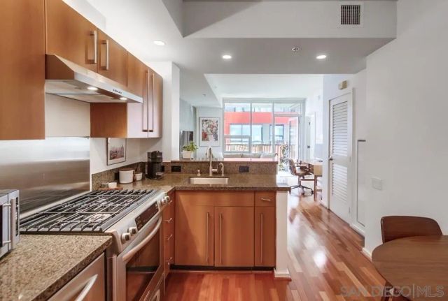 321 10th Ave 903, San Diego, CA 92101