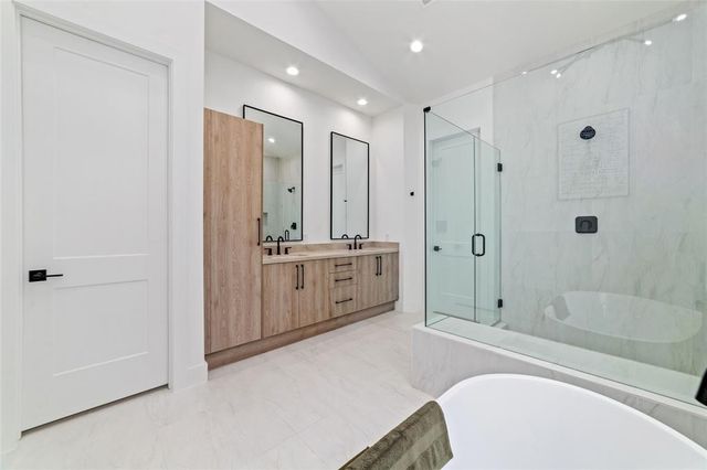 5905 Fairdale Lane B, Houston, TX 77057