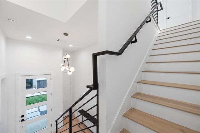 5905 Fairdale Lane B, Houston, TX 77057