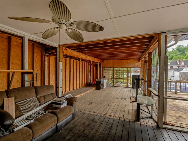 311 E 11th Ave, Huntington, WV 25701