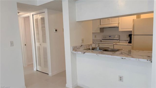 3407 Winkler AVE 309, Fort Myers, FL 33916