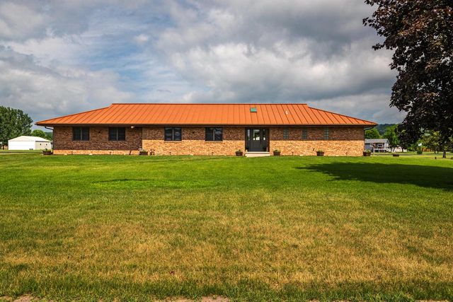 N8620 Garfield ROAD, Holmen, WI 54636