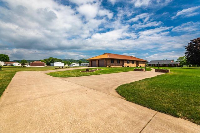 N8620 Garfield ROAD, Holmen, WI 54636