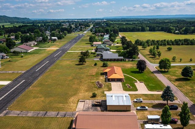 N8620 Garfield ROAD, Holmen, WI 54636