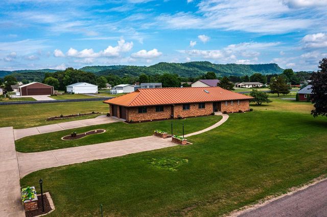 N8620 Garfield ROAD, Holmen, WI 54636