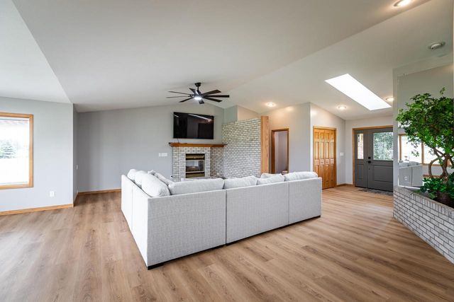 N8620 Garfield ROAD, Holmen, WI 54636