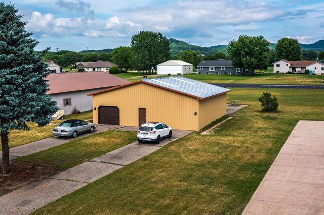 N8620 Garfield ROAD, Holmen, WI 54636