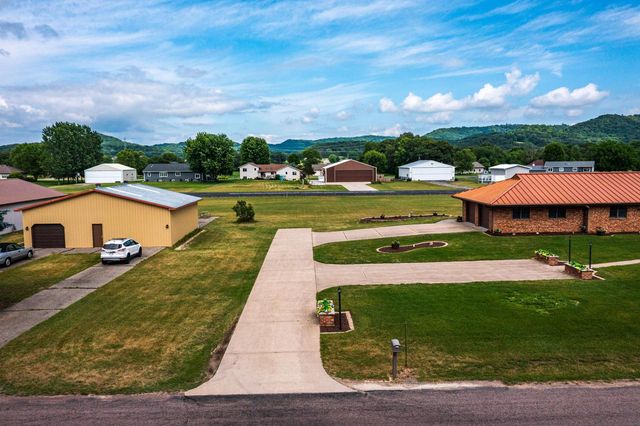 N8620 Garfield ROAD, Holmen, WI 54636