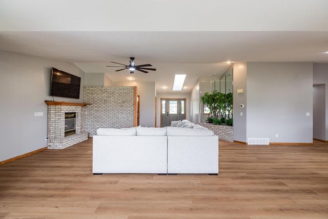 N8620 Garfield ROAD, Holmen, WI 54636