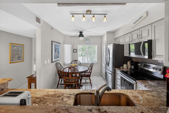 5906 Crystal Shores Drive 208, Boynton Beach, FL 33437