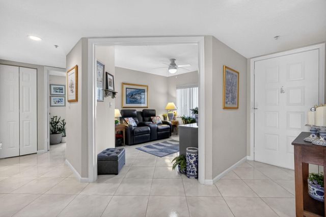 5906 Crystal Shores Drive 208, Boynton Beach, FL 33437