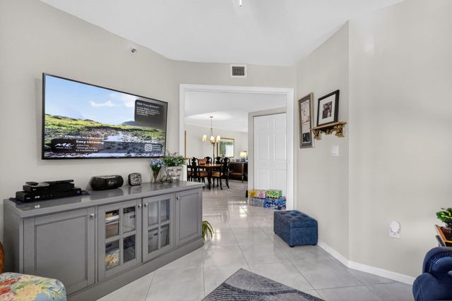 5906 Crystal Shores Drive 208, Boynton Beach, FL 33437