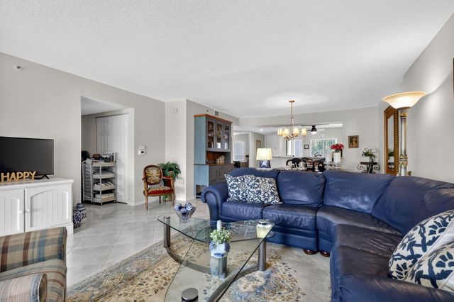 5906 Crystal Shores Drive 208, Boynton Beach, FL 33437