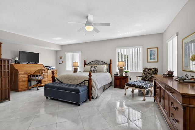 5906 Crystal Shores Drive 208, Boynton Beach, FL 33437