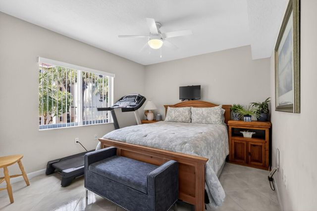 5906 Crystal Shores Drive 208, Boynton Beach, FL 33437