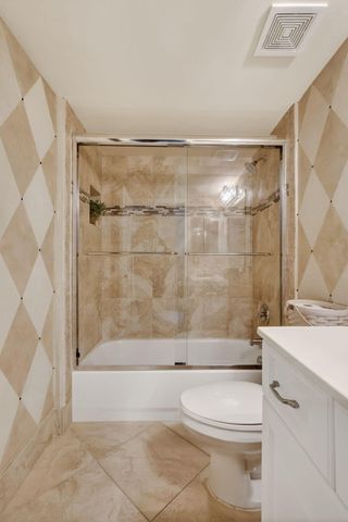 5906 Crystal Shores Drive 208, Boynton Beach, FL 33437