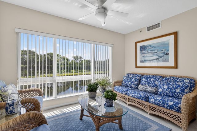 5906 Crystal Shores Drive 208, Boynton Beach, FL 33437