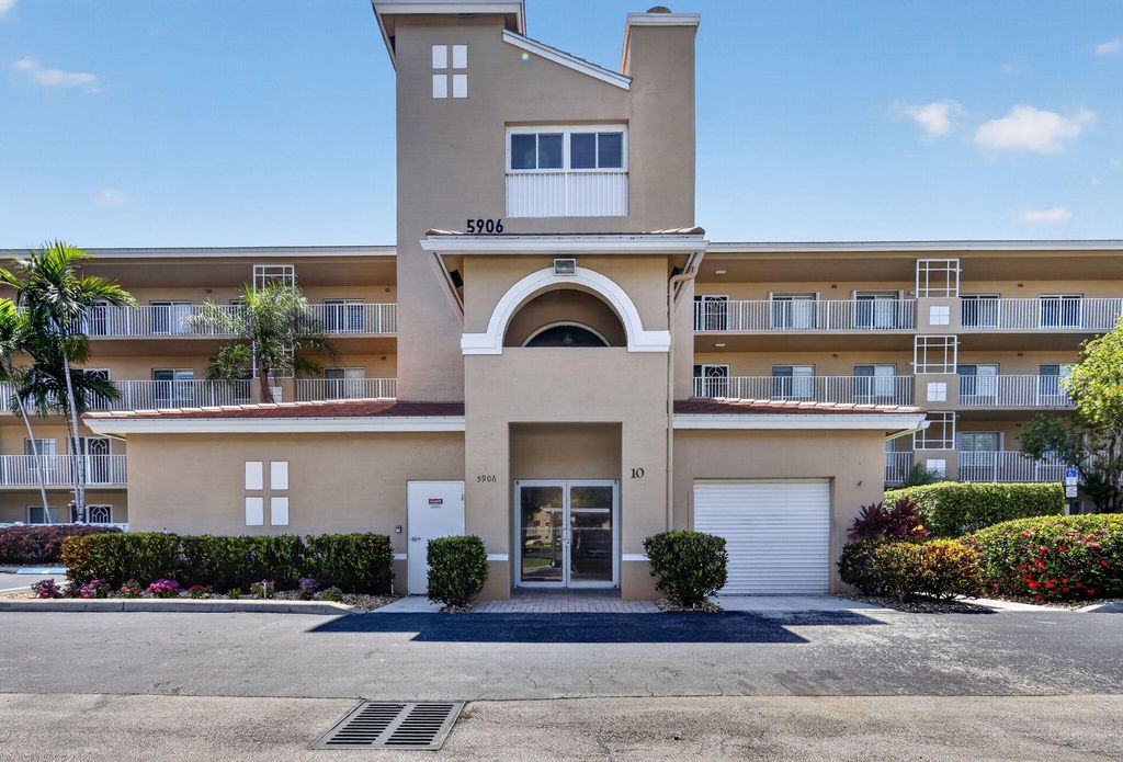 5906 Crystal Shores Drive 208, Boynton Beach, FL 33437