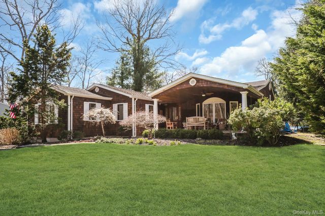 44 McCulloch Drive, Dix Hills, NY 11746