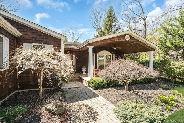44 McCulloch Drive, Dix Hills, NY 11746