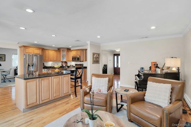 44 McCulloch Drive, Dix Hills, NY 11746