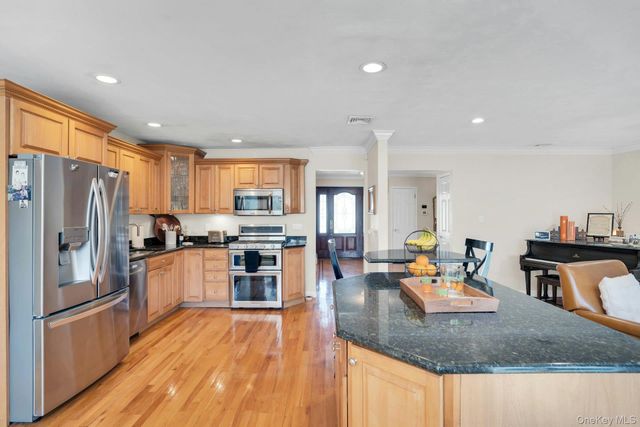44 McCulloch Drive, Dix Hills, NY 11746